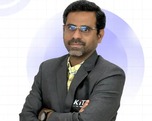 Dr KUMARESAN T